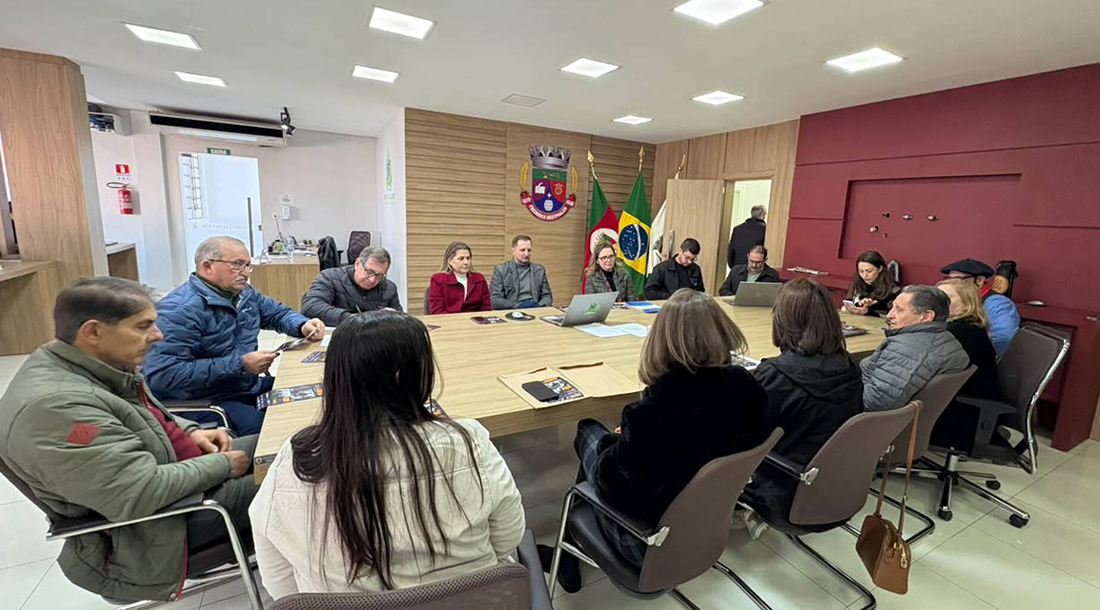 Capa Vereadores de FW dialogam com representantes de entidades sobre demandas e destinação de recursos