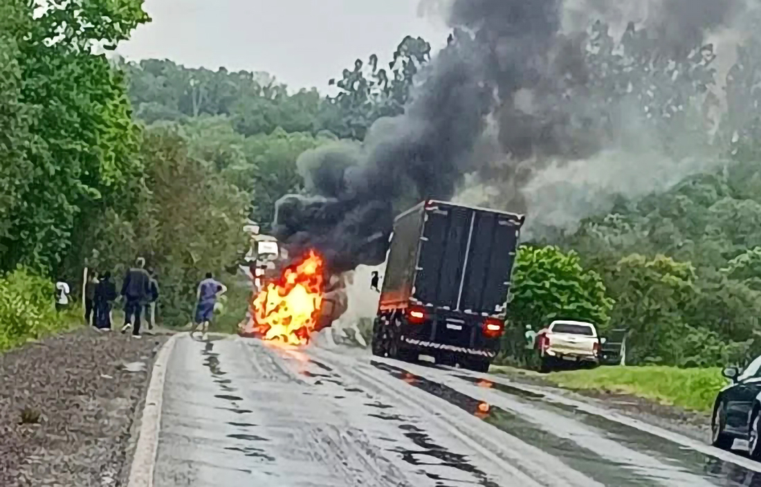 Capa Acidente trágico na BR-285 mata quatro pessoas da mesma família carbonizadas
