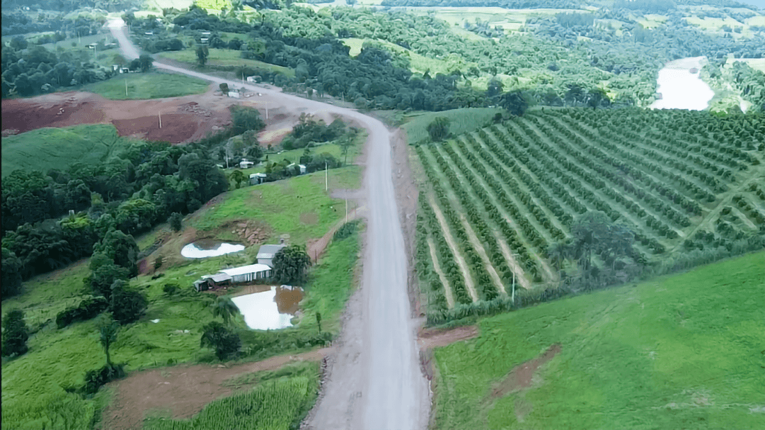 Capa Acesso asfáltico a Ametista do Sul avança com 65% das obras concluídas