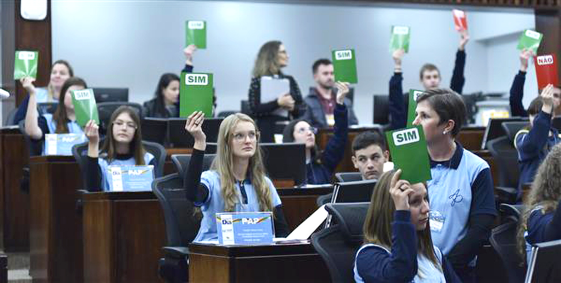 Capa Encerram nesta terça-feira as inscrições para o Programa Deputado por um Dia