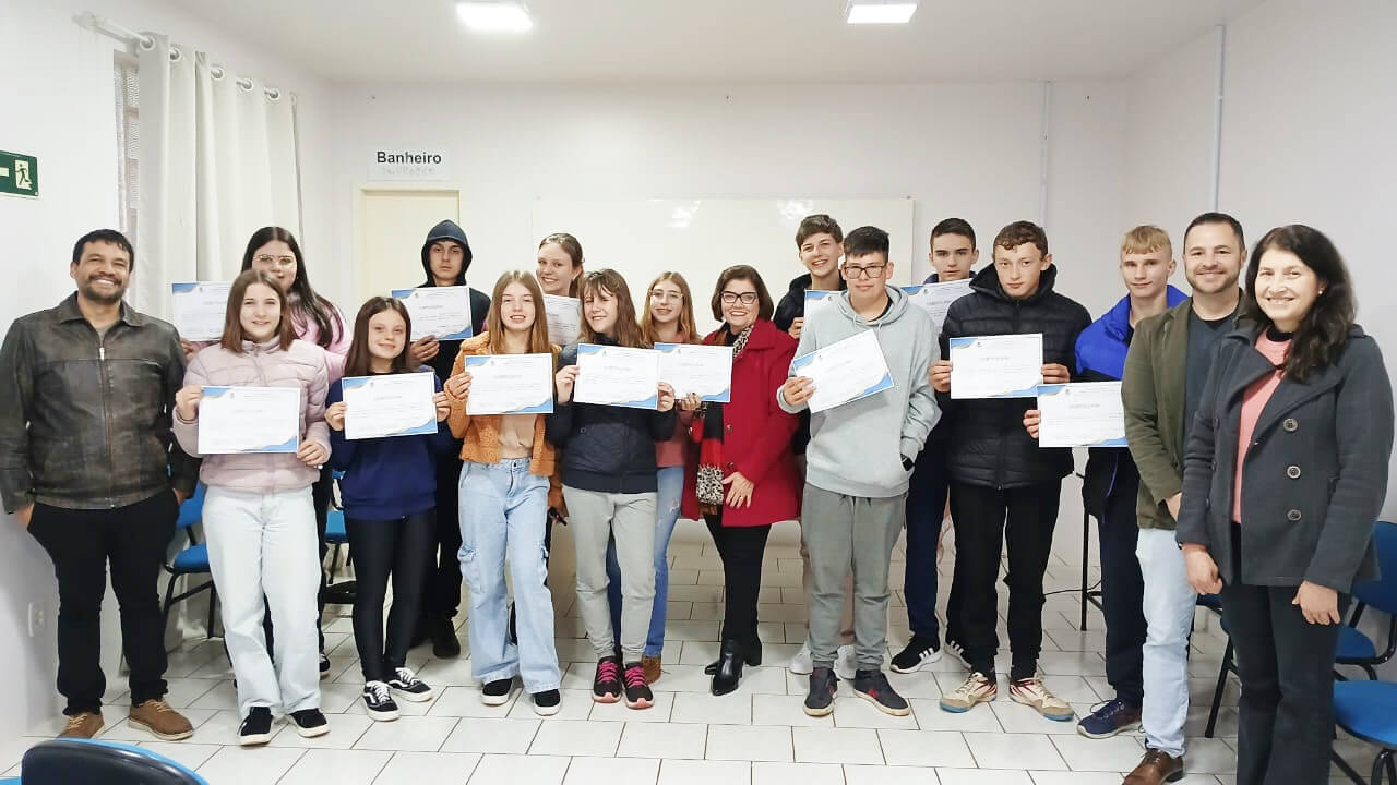 Capa Três Passos capacita alunos do 9º ano em inteligência emocional