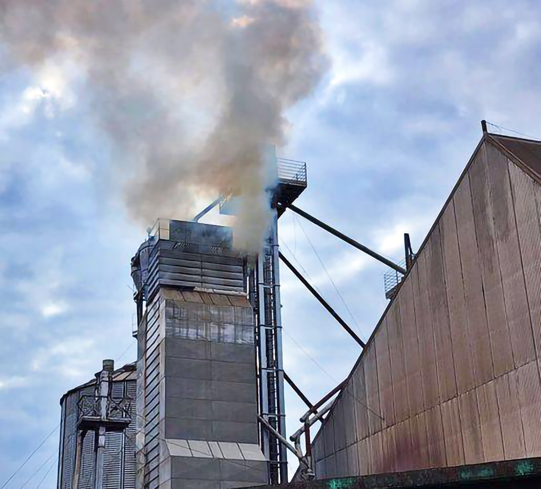Capa Incêndio atinge secador de grãos da Cooper A1 em Itapiranga