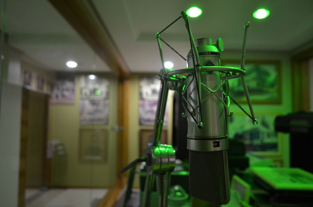 Capa Dia do Rádio: a trajetória de um meio que conecta gerações e se reinventa com a tecnologia moderna