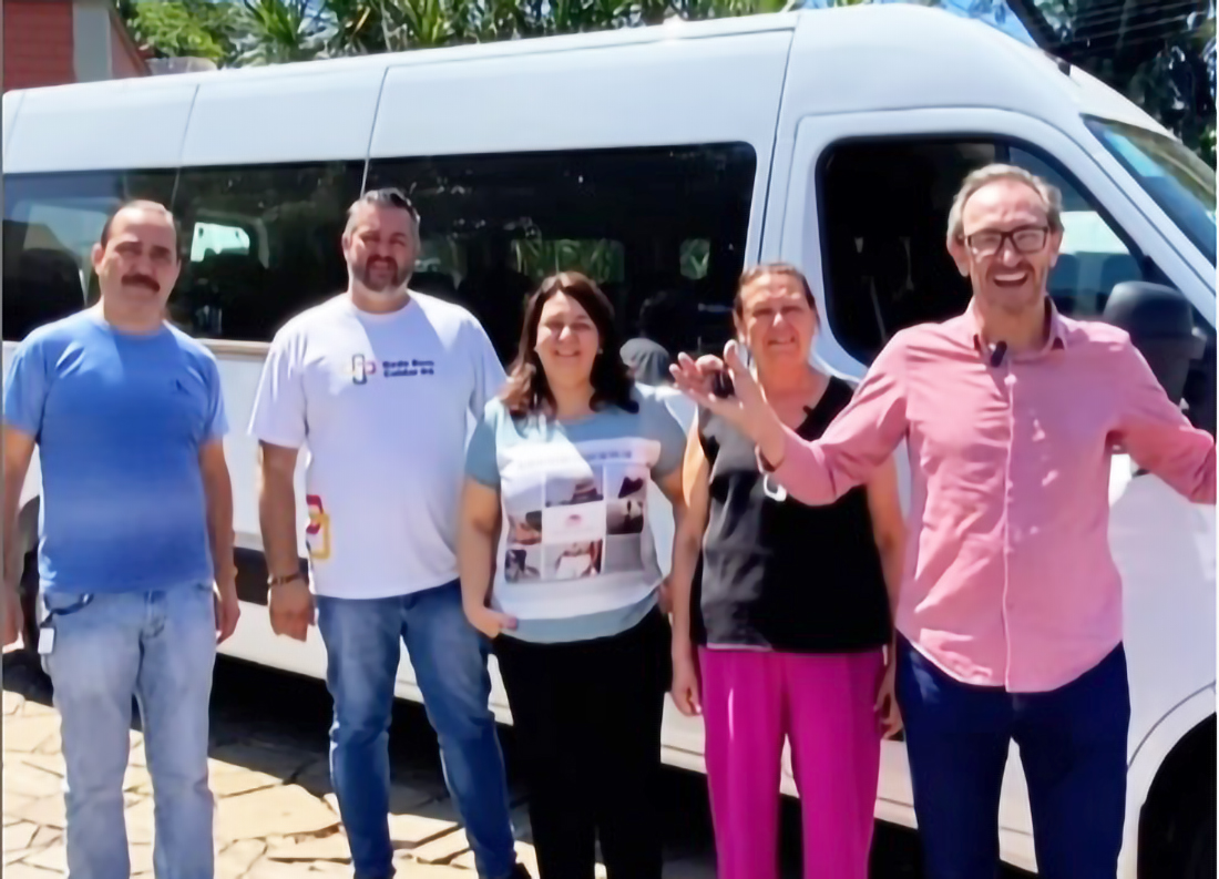 Capa Administração Municipal de Frederico Westphalen entrega nova van para Secretaria de Saúde