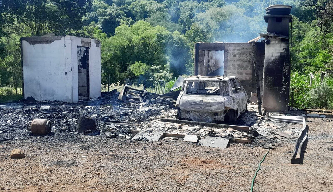 Capa Morador é encontrado morto após incêndio em Três Palmeiras