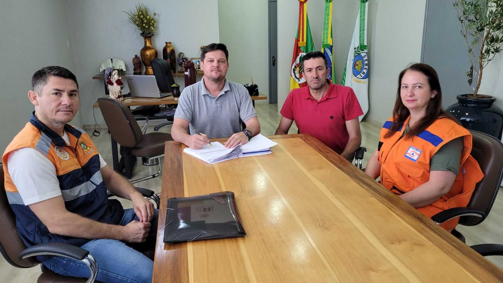 Capa Prefeito decreta situação de emergência em Seberi