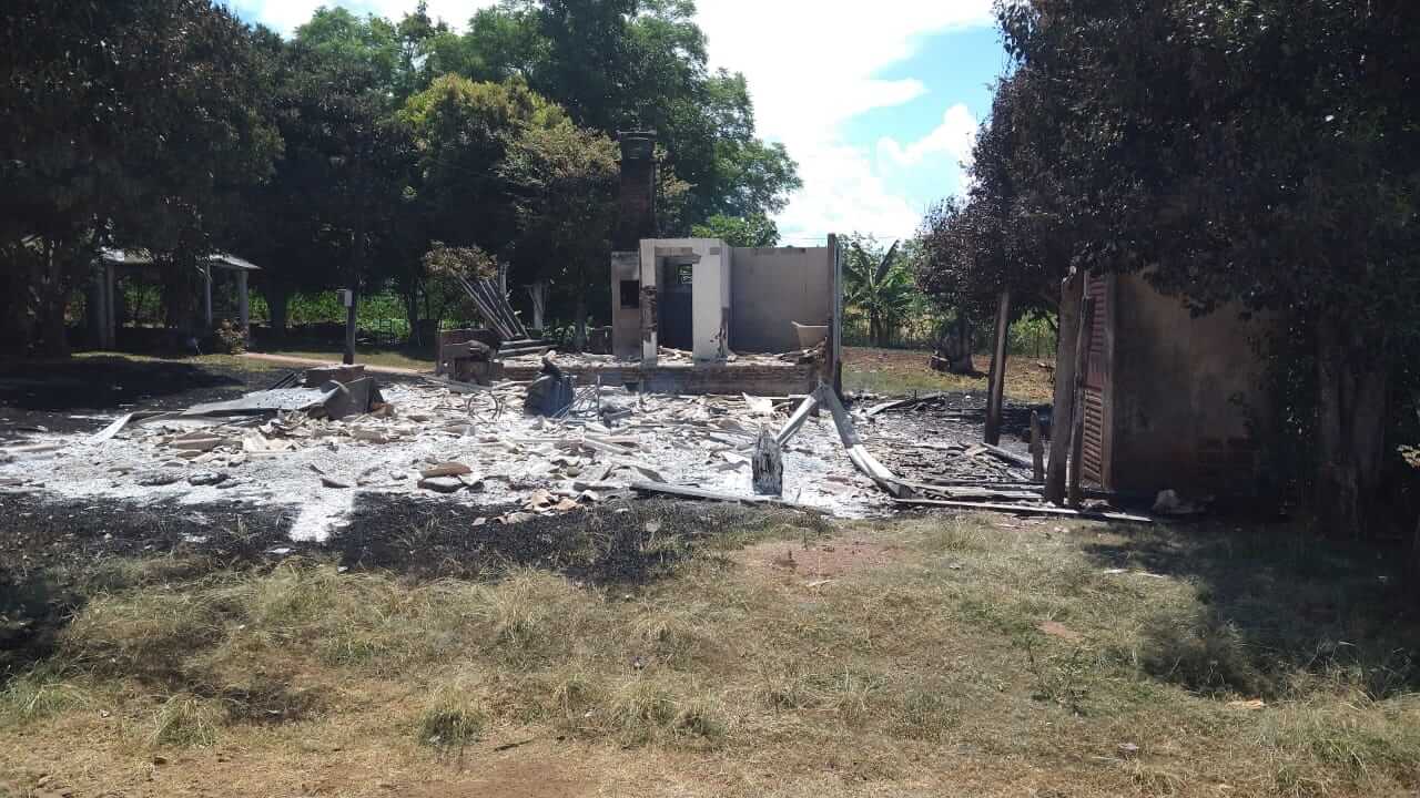 Capa Incêndio consome residência no interior de Miraguaí