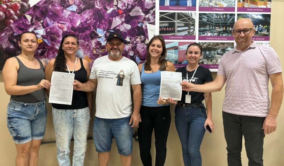 Capa Prefeito de Ametista do Sul recebe vereador e conselheiras tutelares para anúncio de recursos