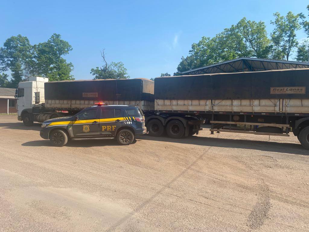 Capa Iraí: PRF flagra bitrem transitando com 25 toneladas de excesso de peso