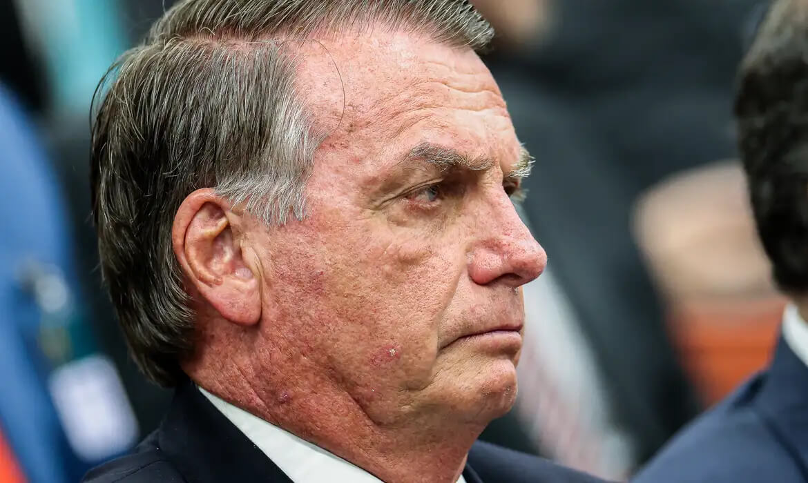 Capa Bolsonaro é condenado a 27 anos e 3 meses de prisão