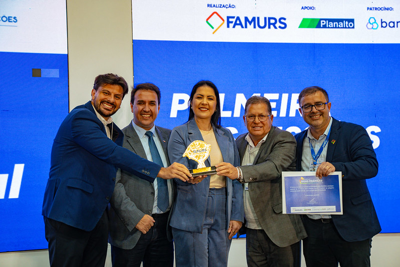 Capa Palmeira das Missões conquista o primeiro lugar em Comunicação no Prêmio Boas Práticas da Famurs