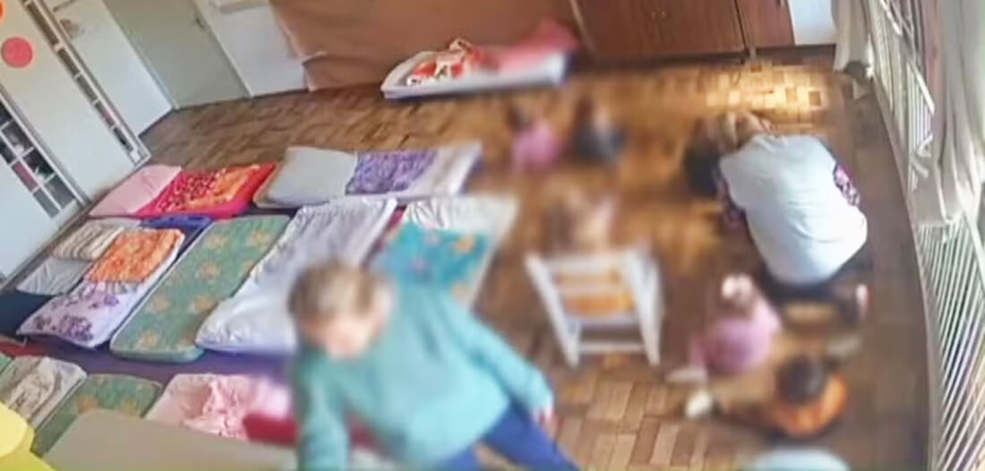 Capa Nova denúncia de agressão em escola do RS: educadora é filmada puxando menina de 2 anos