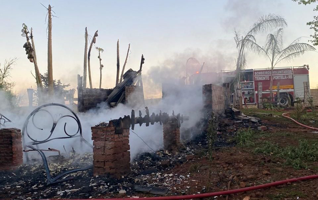 Capa Idoso morre após incêndio em Tiradentes do Sul