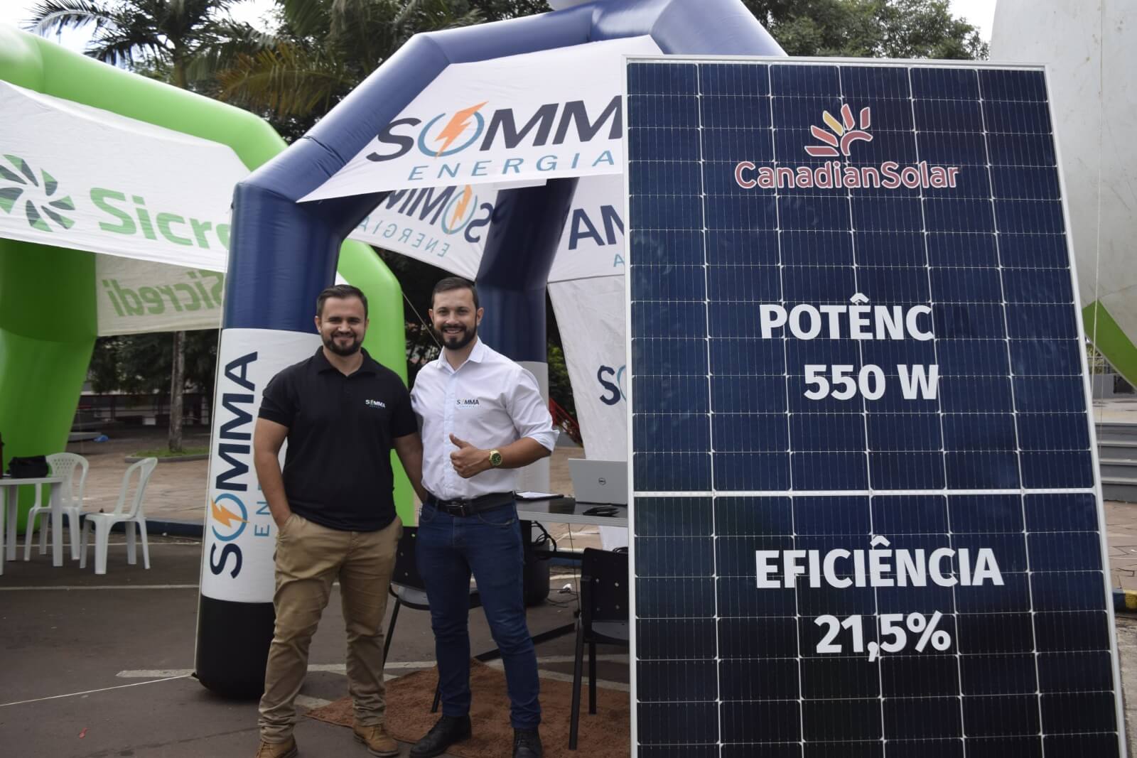 Capa Placas solares fotovoltaicas: um contrato entre a geração de energia sustentável e a economia