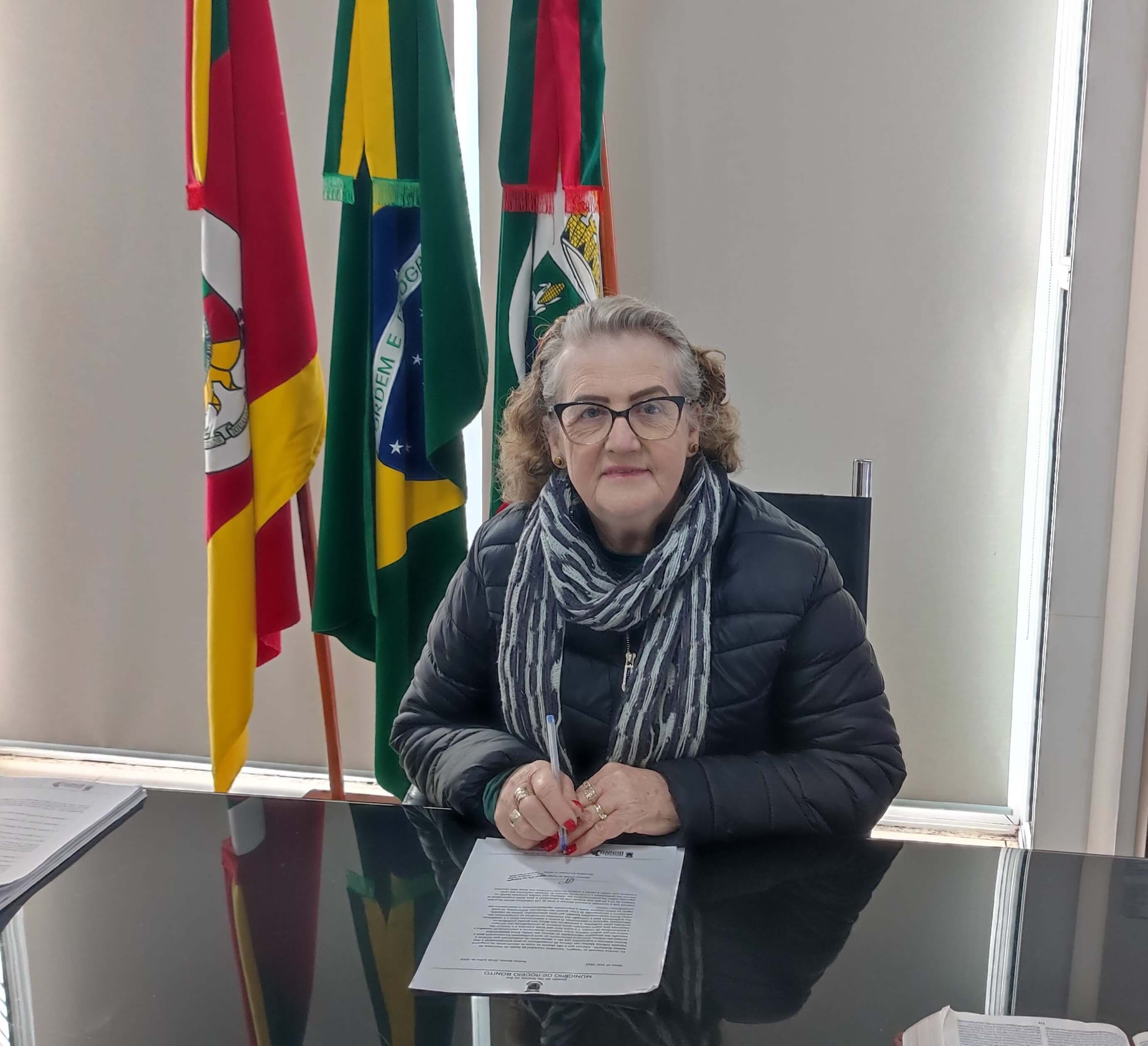 Capa Vice-prefeita Márcia assume o comando do Poder Executivo de Rodeio Bonito