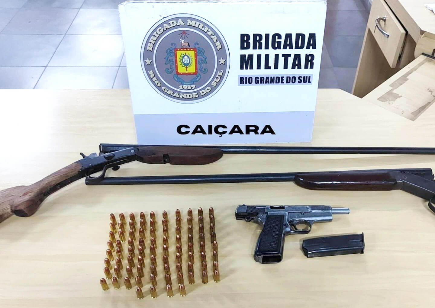 Capa Brigada Militar prende homem em Caiçara
