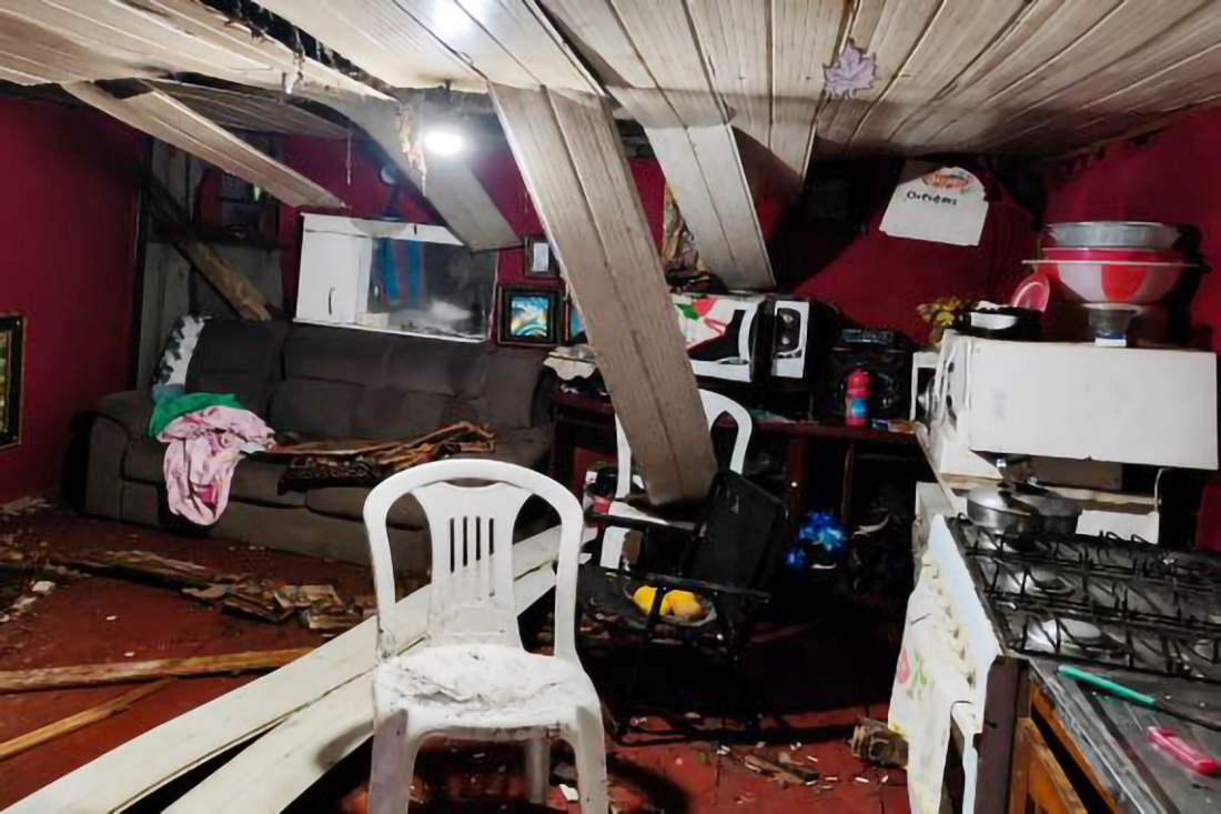 Capa Temporal causa estragos em residência e deixa moradora desabrigada em Crissiumal
