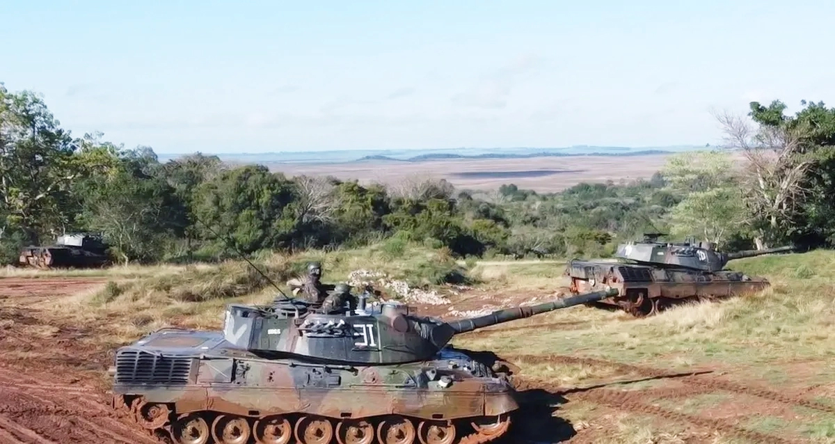 Capa Acidente com veículo blindado deixa um militar morto e cinco feridos em Santa Maria