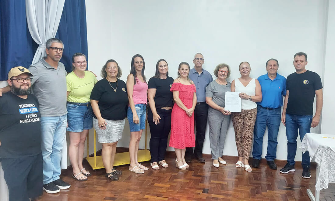 Capa Coordenador da 20ª CRE acompanha entrega de emenda parlamentar para Escola Sepé Tiaraju