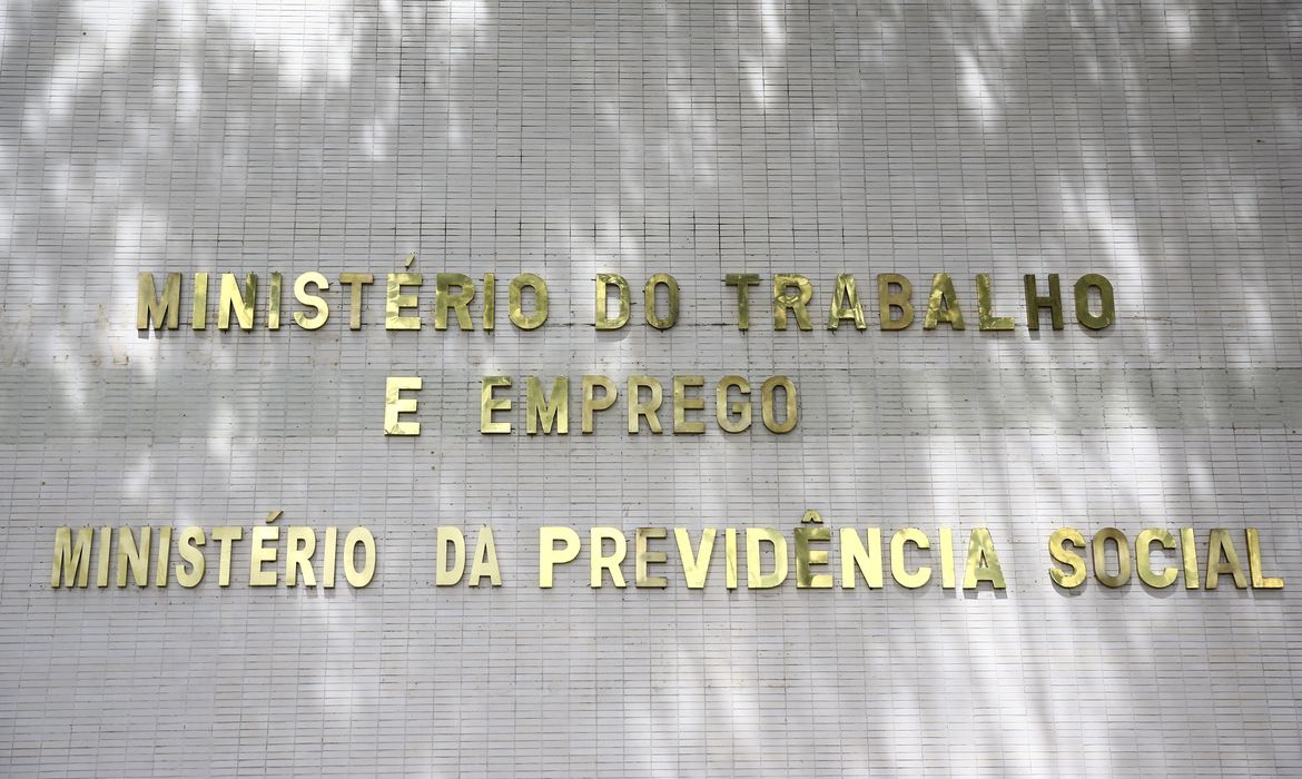 Capa Ministério do Trabalho assina pacto com entidades do RS contra trabalho escravo