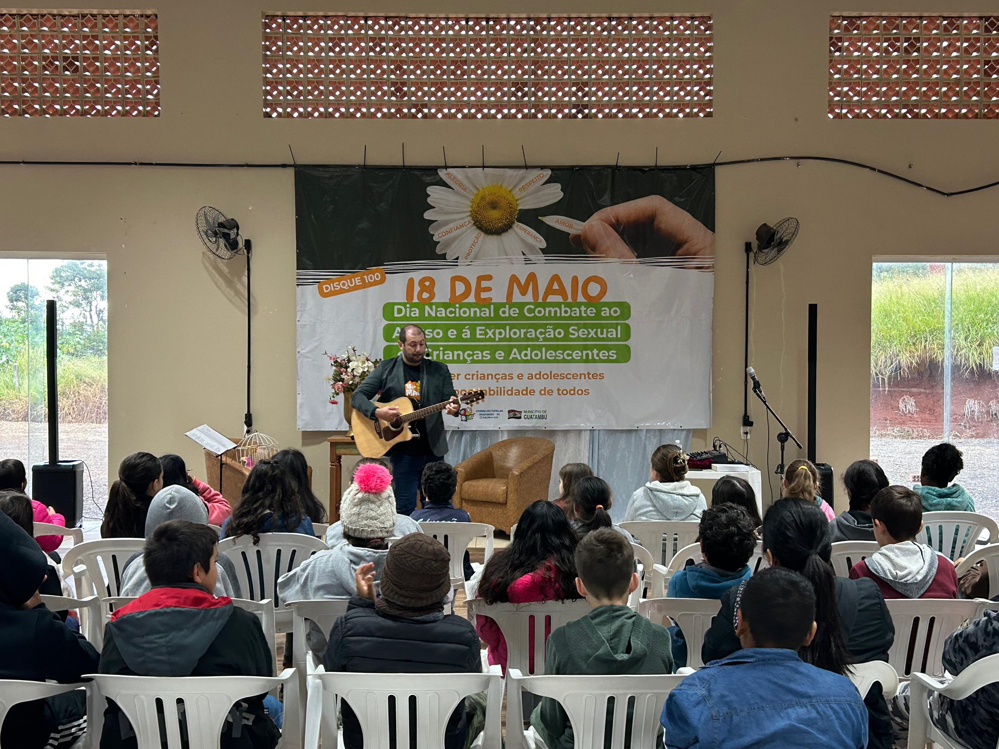 Capa Guatambu promove mobilização nas escolas durante campanha Maio Laranja