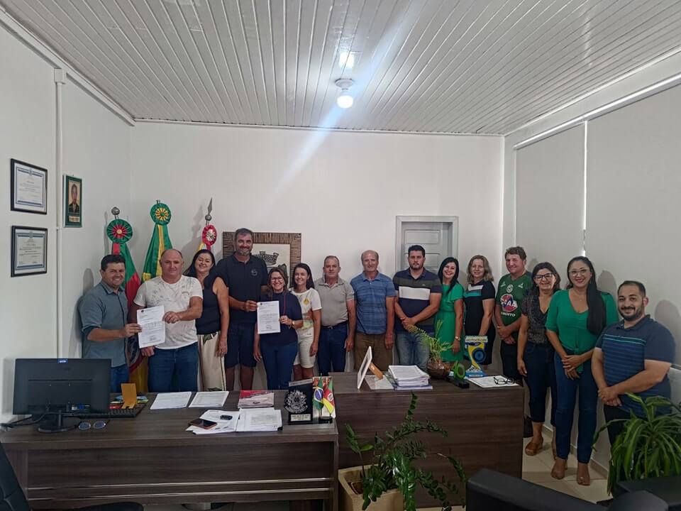 Capa Caiçara: administração celebra recebimento de emendas para área da Saúde
