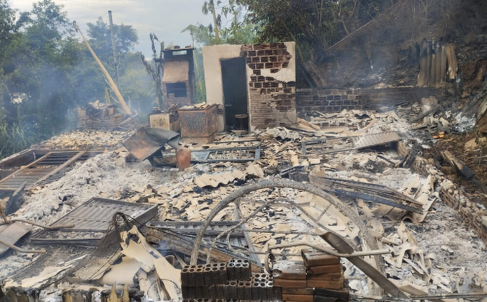 Capa Casa é destruída em incêndio no interior de Crissiumal