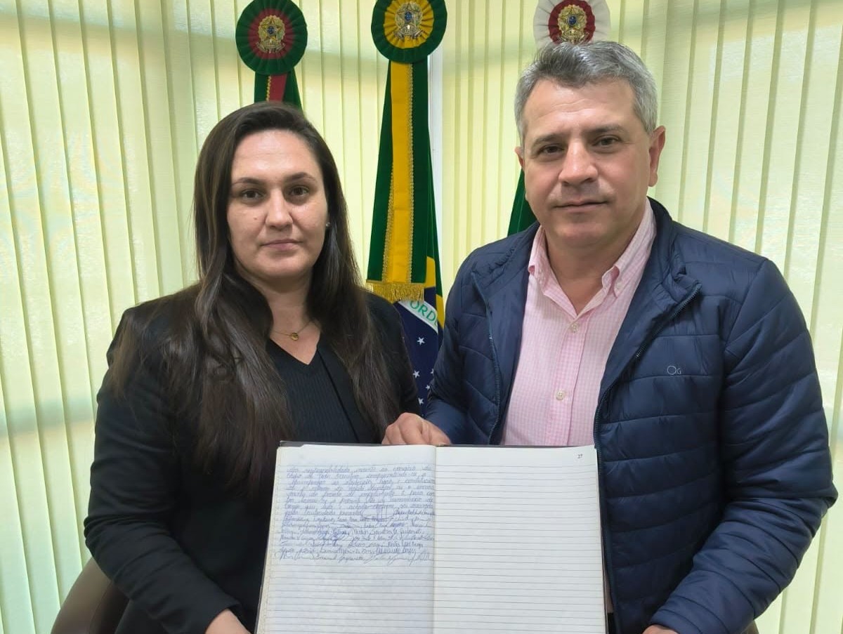 Capa Veridiane Gesiele Finato assume Prefeitura de Rondinha e faz história como primeira mulher no cargo
