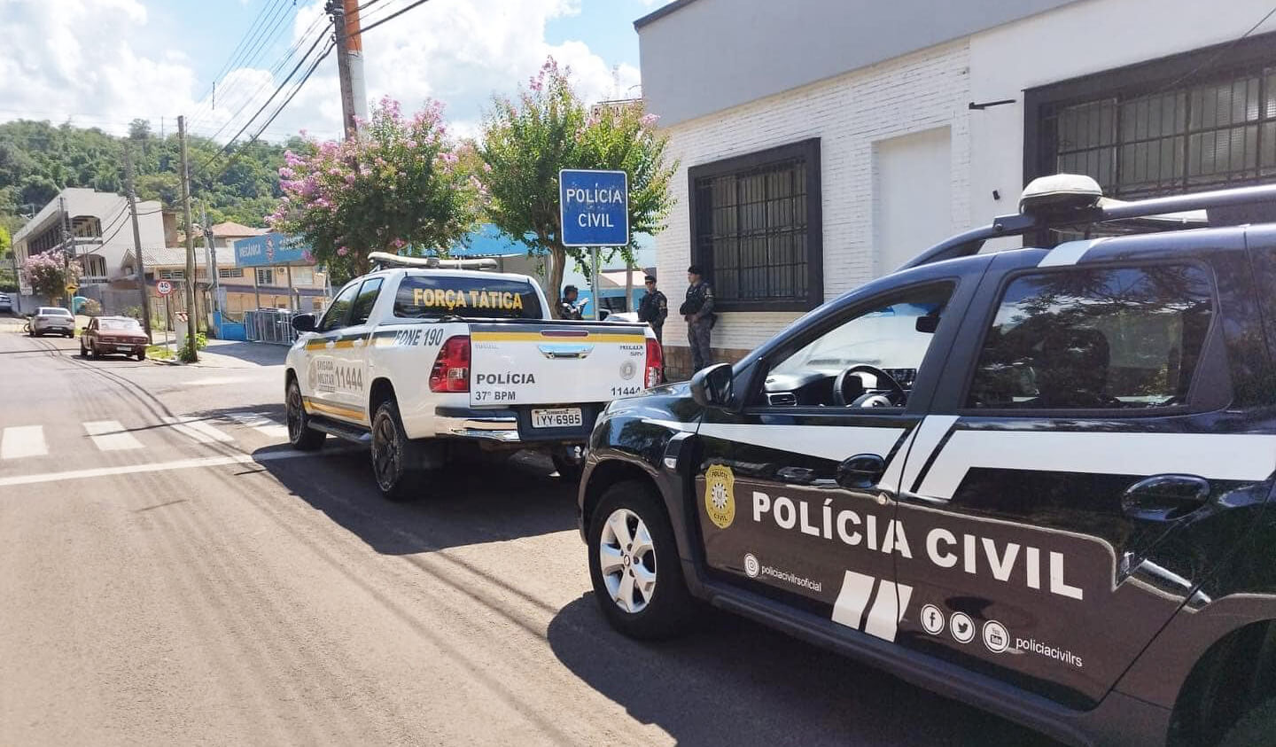 Capa Polícia prende irmãos após assalto em Iraí