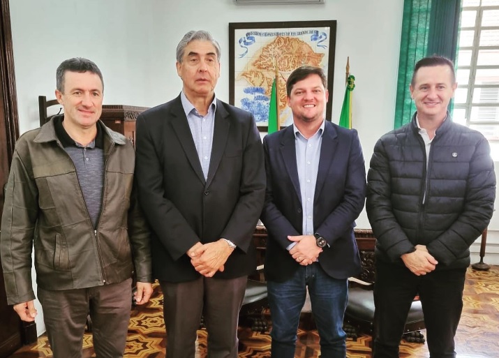 Capa Seberi: prefeito se encontra com lideranças na capital