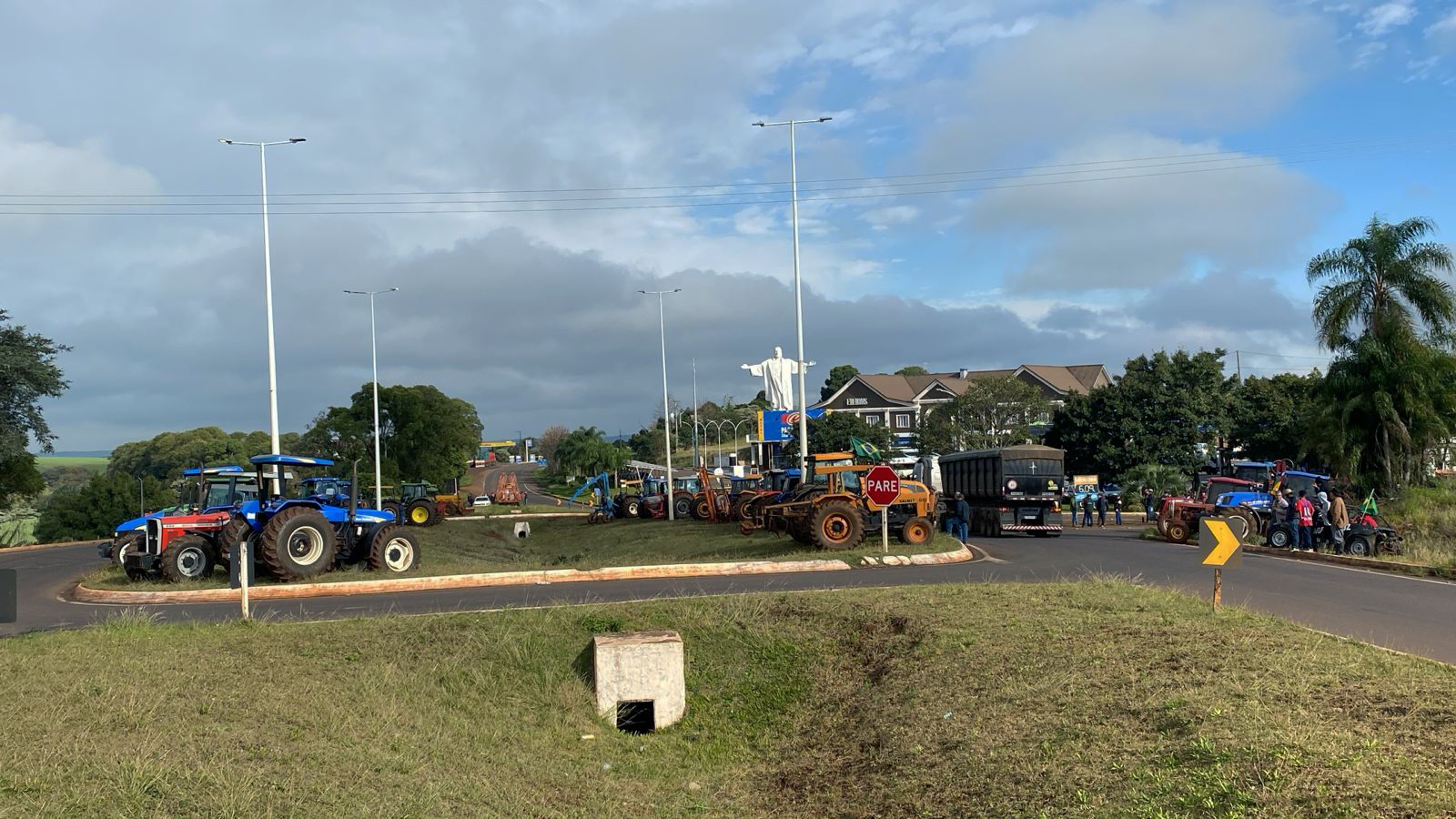 Capa Produtores rurais bloqueiam BR-468 em Coronel Bicaco por renegociação de dívidas
