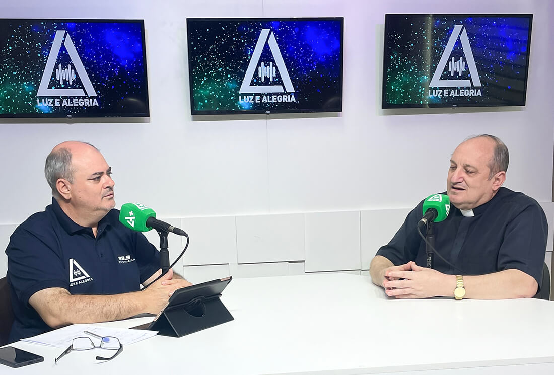 Capa Monsenhor Leonir Fainello celebra 25 anos como Pároco da Catedral Santo Antônio