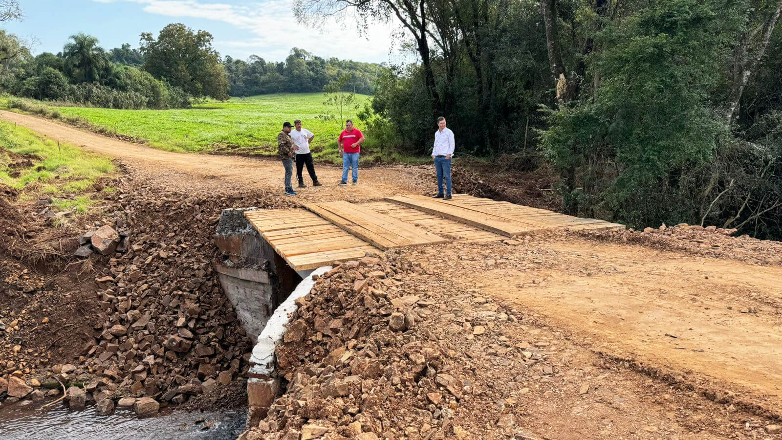 Capa Administração de Engenho Velho inaugura pontes e avança em obras de infraestrutura