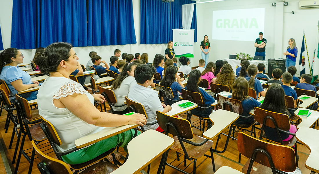 Capa Sicredi Conexão impacta cerca de 5 mil pessoas com ações da Semana ENEF