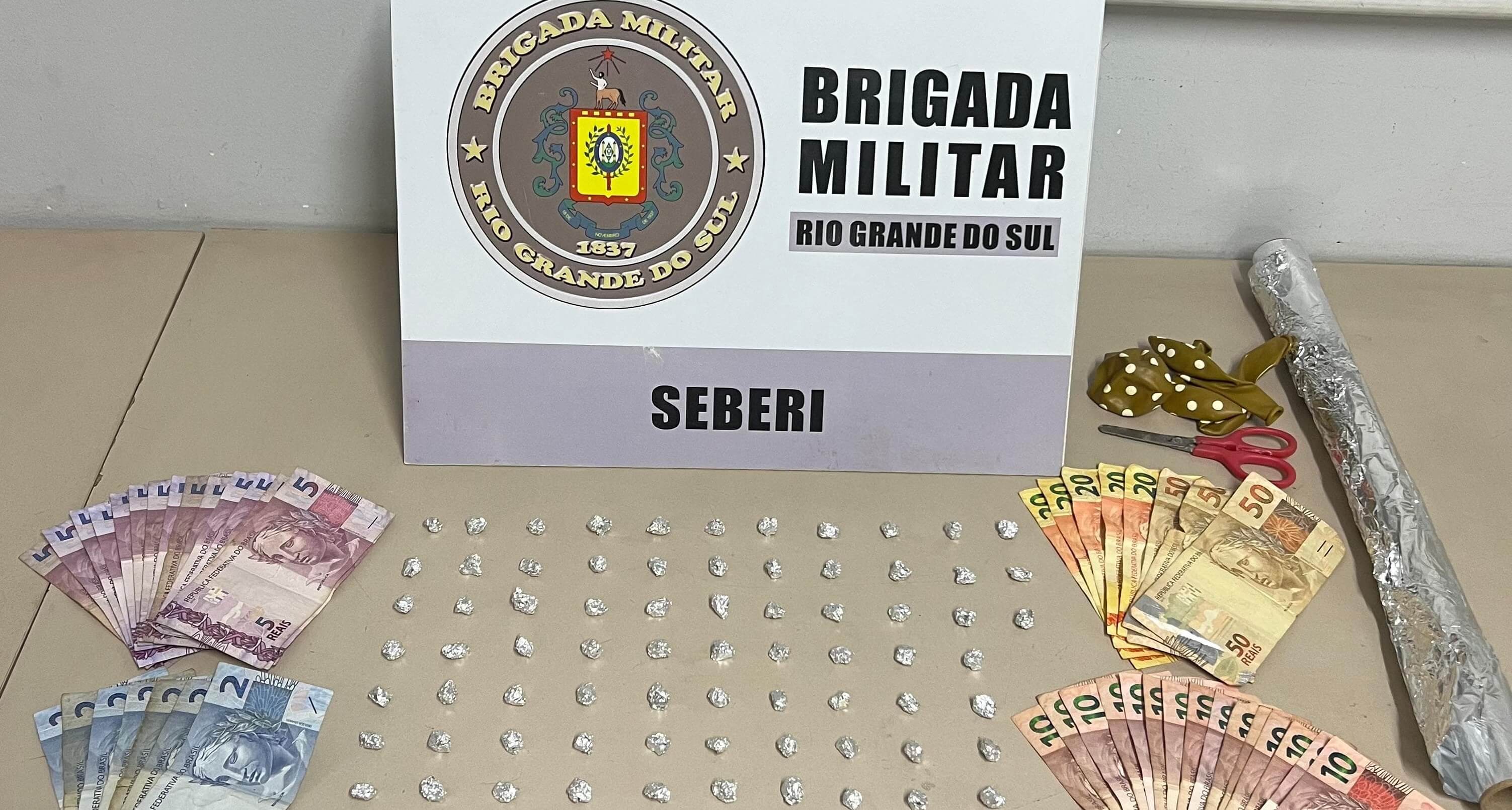 Capa Brigada Militar prende jovem por tráfico de drogas em Seberi