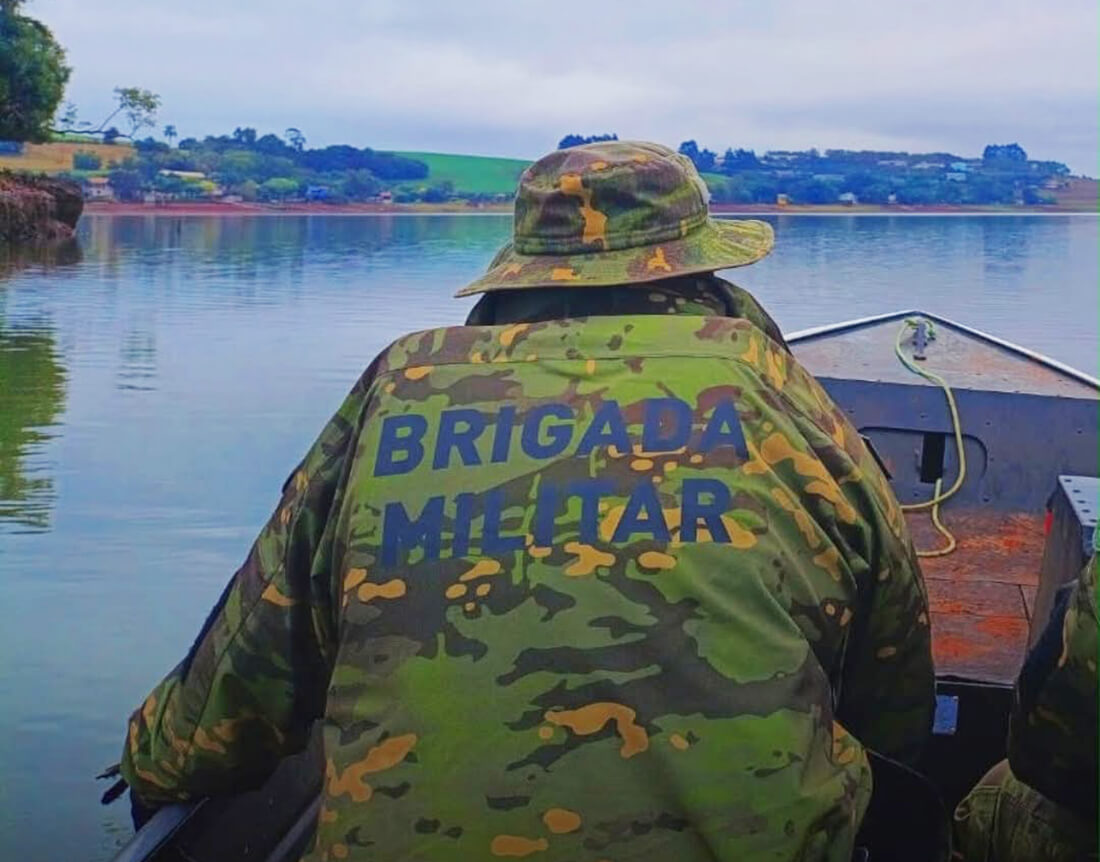 Capa Brigada Militar retira mais de três mil metros de redes de pesca ilegais no Rio Uruguai em Vicente Dutra e Ronda Alta