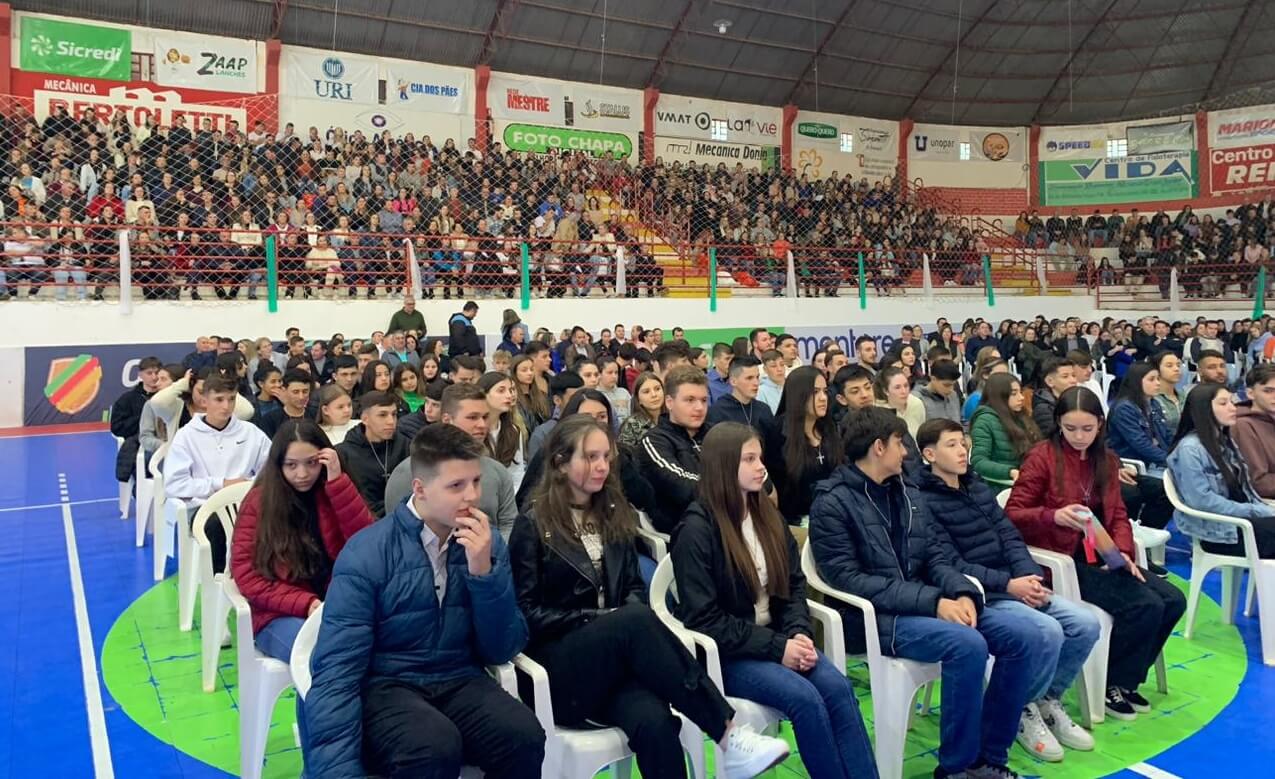 Capa Diocese de FW finaliza a centésima Edição do CLJ