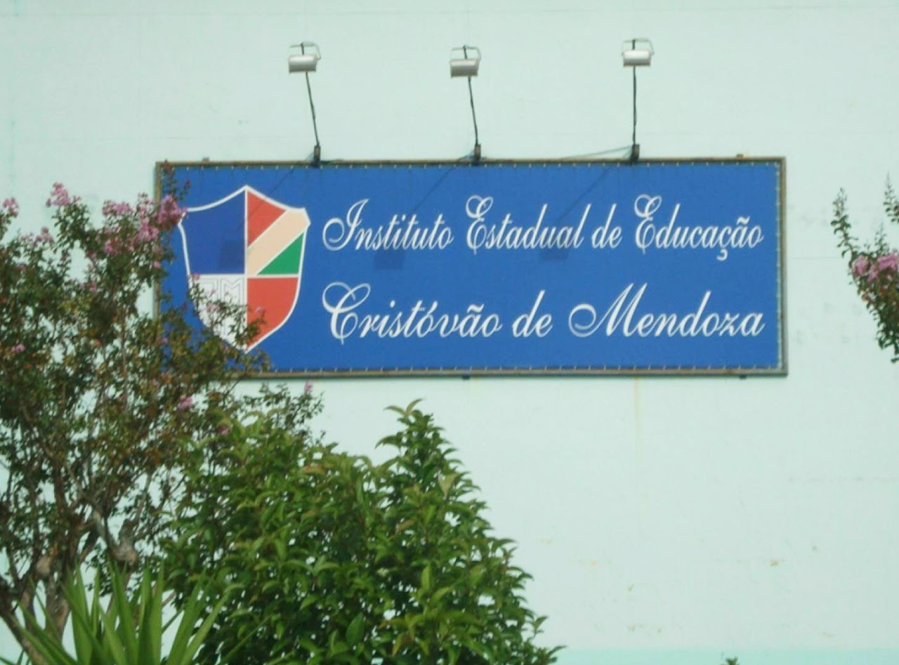 Capa Estudante de 11 anos morre após queda de goleira em escola