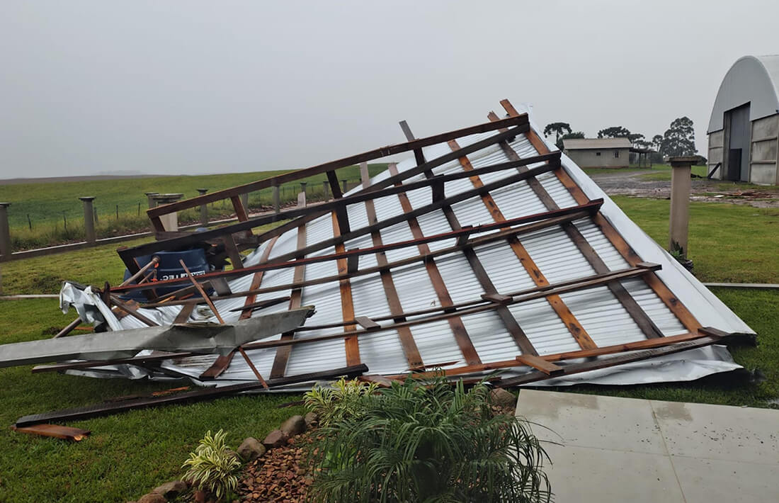 Capa Temporal causa estragos e destelhamentos no Norte do RS