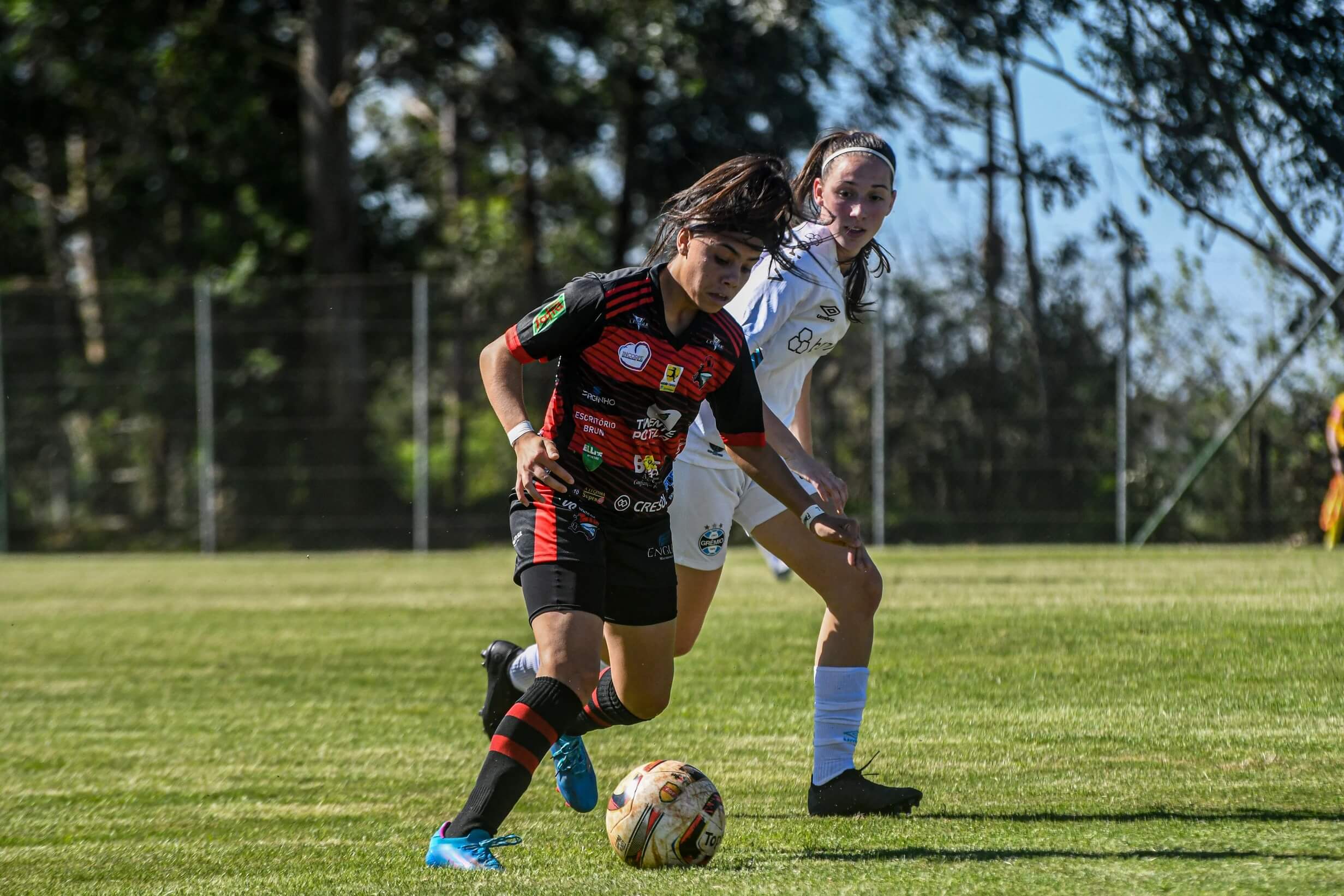 Capa Gurias do Yucumã e Inter se enfrentam pelas semifinais do Gauchão Sub-17