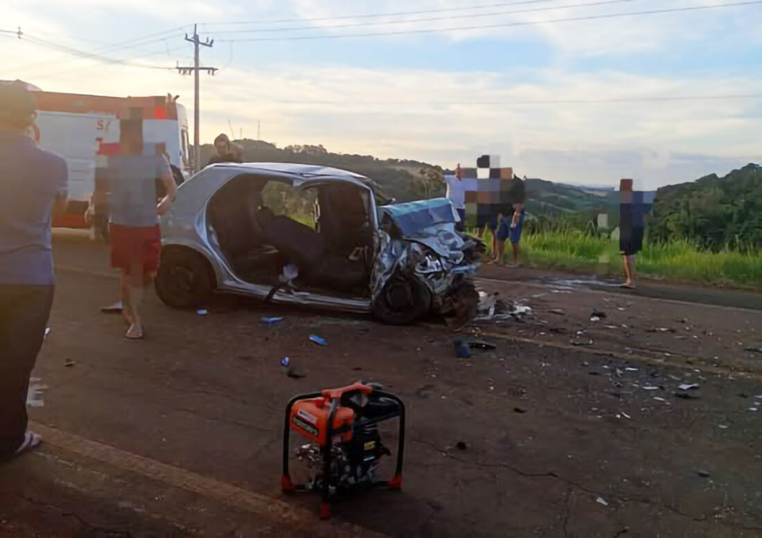 Capa Colisão frontal entre Celta e Cruze deixa jovem em estado grave em Tiradentes do Sul