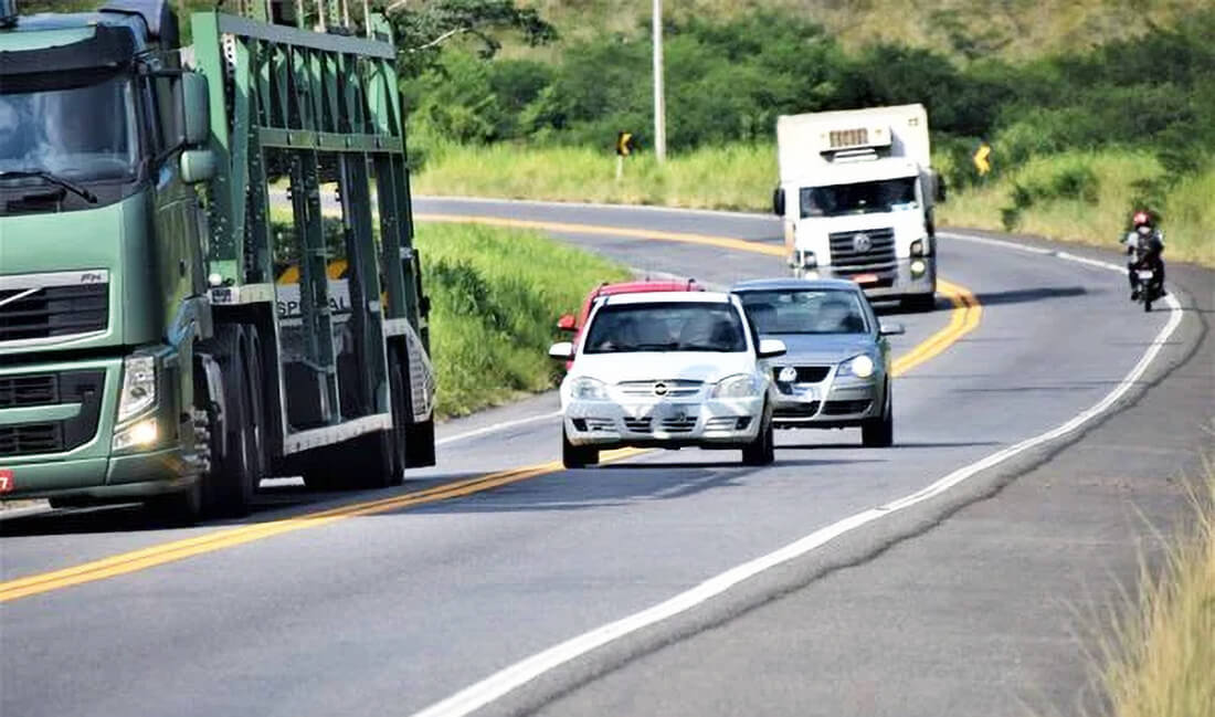 Capa Projeto propõe um ano de suspensão da CNH por ultrapassagem perigosa