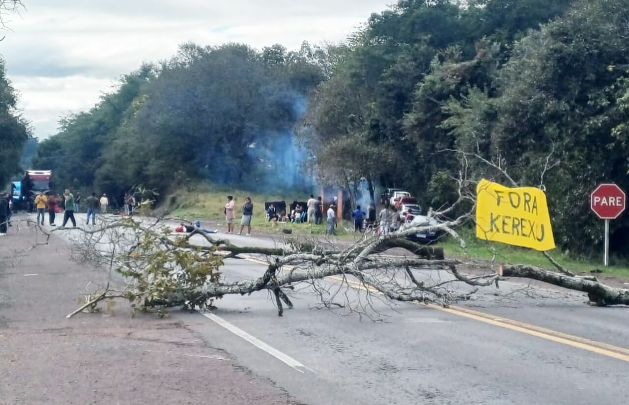 Capa Indígenas bloqueiam BR-386 em Iraí