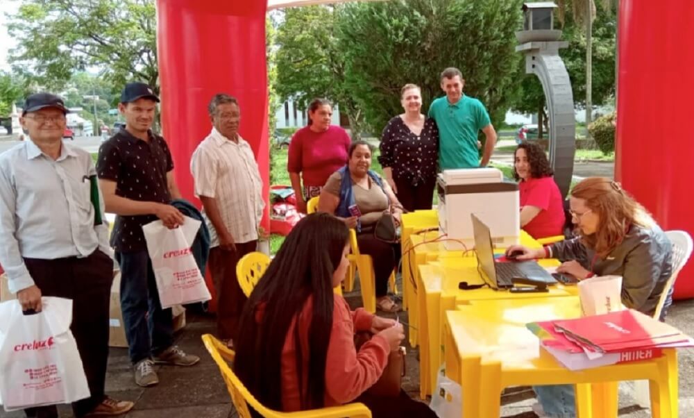 Capa Creluz apresenta diferenças entre as concessionárias e as cooperativas permissionárias do setor elétrico