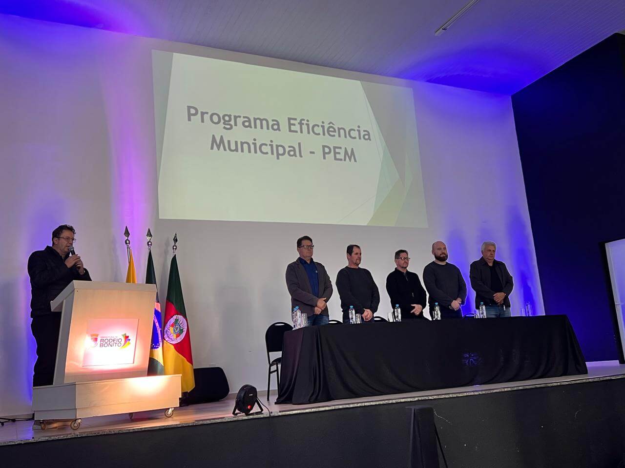 Capa Prefeitura de Rodeio Bonito realiza reunião técnica informativa sobre projetos de infraestrutura e investimentos em educação