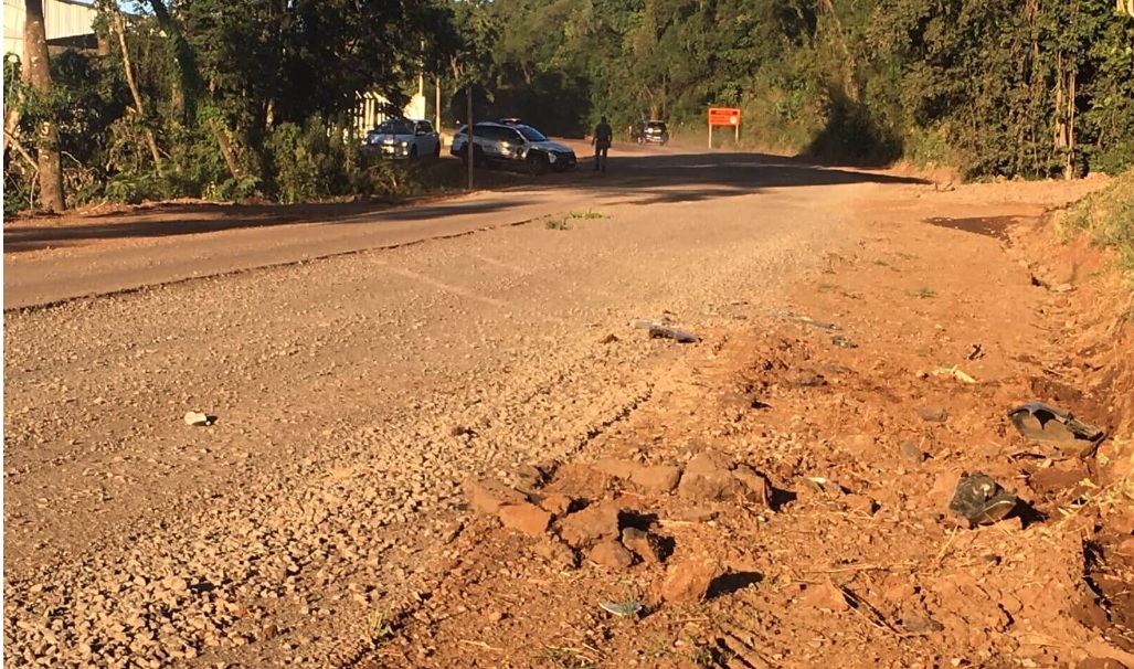 Capa Erval Seco: motorista perde controle e colide veículo em barranco na ERS-585