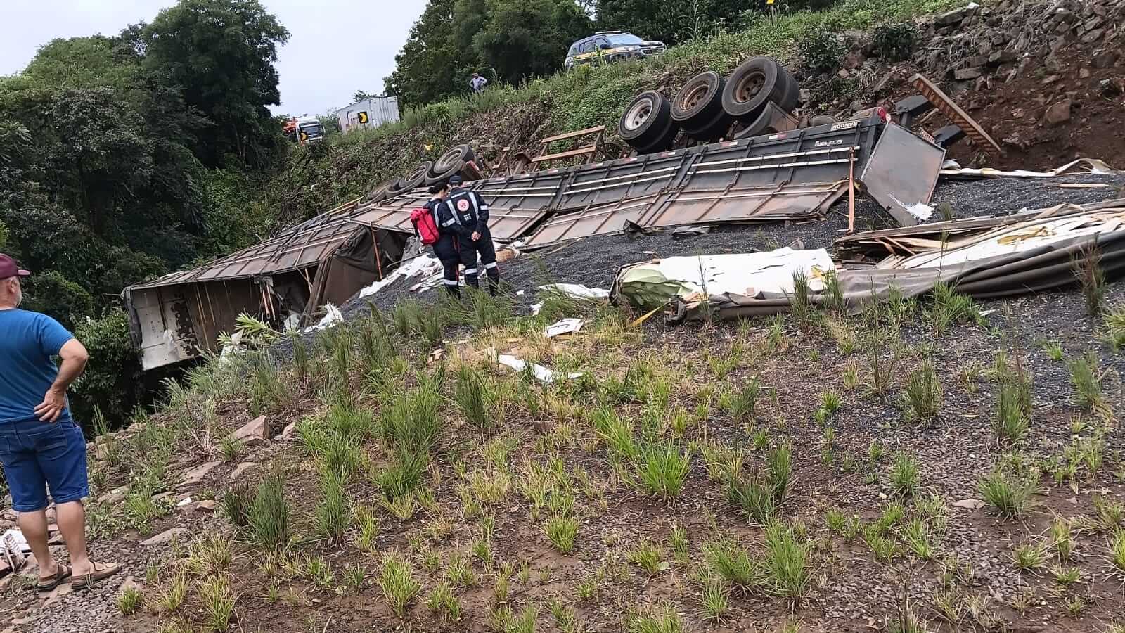 Capa PRF atende acidente com morte em Frederico Westphalen