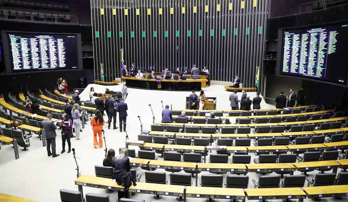 Capa Câmara aprova urgência de texto sobre impostos da reforma tributária