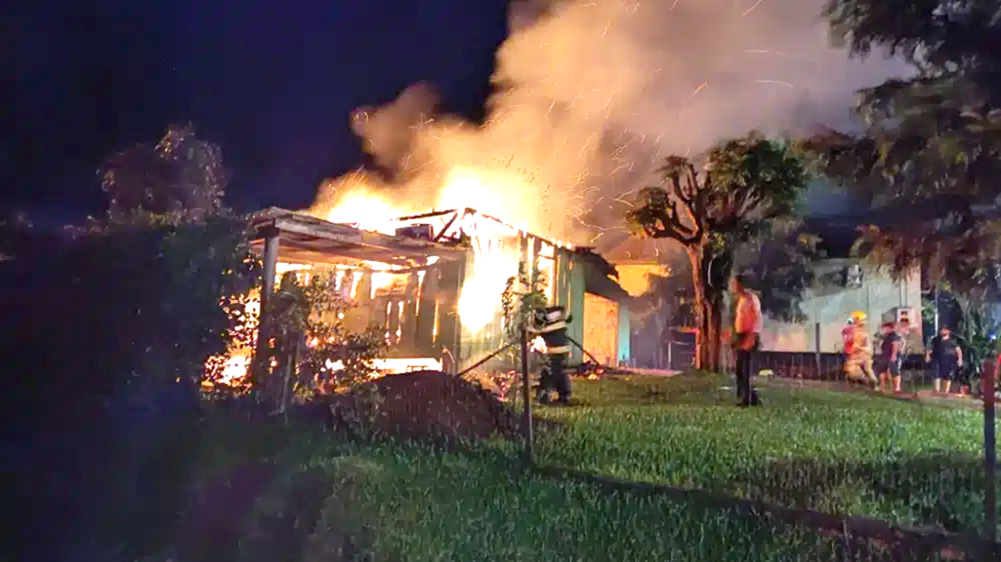Capa Casa de madeira é destruída por incêndio em Boa Vista do Buricá