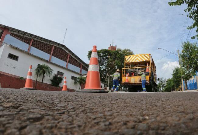 Capa Tenente Portela realiza revitalização na sinalização viária